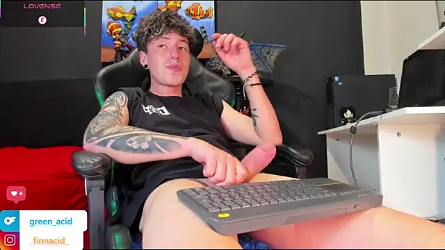 Snapshot of Green_acid01 chatting on 09/16/25, 05:30 Green acid01 online show from 09/16/25, 05:30