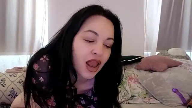 Snapshot of Lilie_romeo chatting on 10/21/25, 10:38 Lilie romeo online show from 10/21/25, 10:38