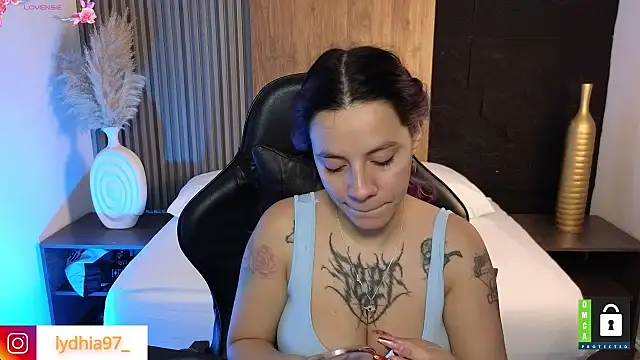 lydhia97  online show from 01/07/25, 02:10