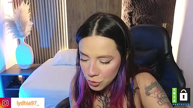 lydhia97  online show from 01/17/25, 05:21