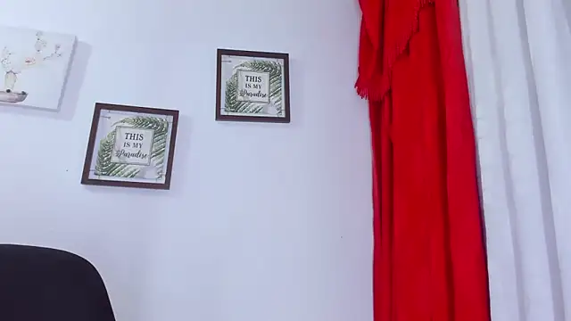 Snapshot of Victoria_Caruso chatting on 12/07/24, 12:30 Victoria Caruso online show from 12/07/24, 12:30