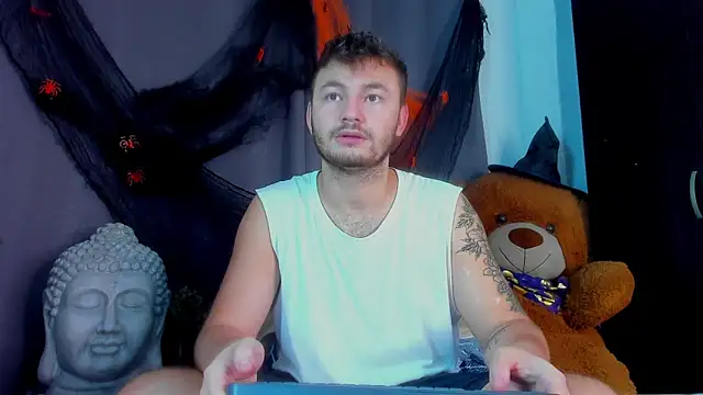 Snapshot of JacoLive chatting on 10/19/25, 10:32 JacoLive online show from 10/19/25, 10:32