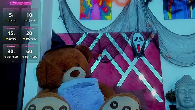 Snapshot of JacoLive chatting on 10/25/25, 10:04 JacoLive online show from 10/25/25, 10:04