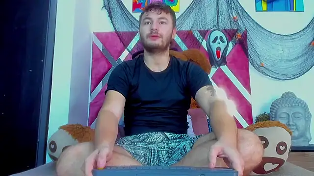 Snapshot of JacoLive chatting on 10/29/25, 12:35 JacoLive online show from 10/29/25, 12:35