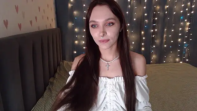 Snapshot of ChloeSunny chatting on 02/13/26, 02:35 ChloeSunny online show from 02/13/26, 02:35