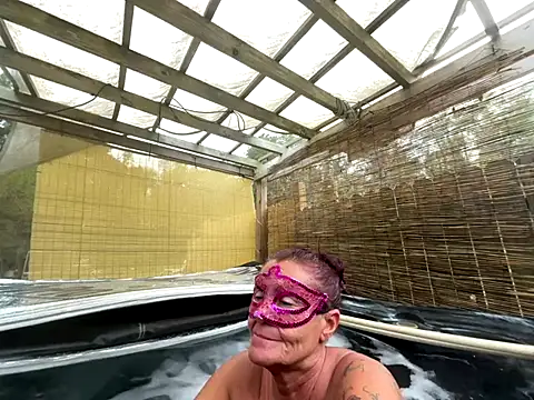 Snapshot of prainxxx22 chatting on 11/02/25, 07:27 prainxxx22 online show from 11/02/25, 07:27