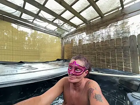 Snapshot of prainxxx22 chatting on 11/16/25, 07:19 prainxxx22 online show from 11/16/25, 07:19