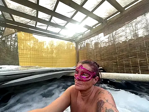 Snapshot of prainxxx22 chatting on 12/17/25, 07:09 prainxxx22 online show from 12/17/25, 07:09