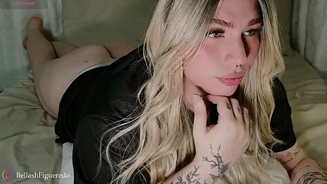 IsabellaFigueredo   online show from 10/29/25, 07:54