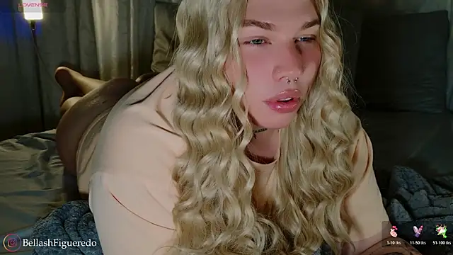 IsabellaFigueredo   online show from 11/06/25, 07:04