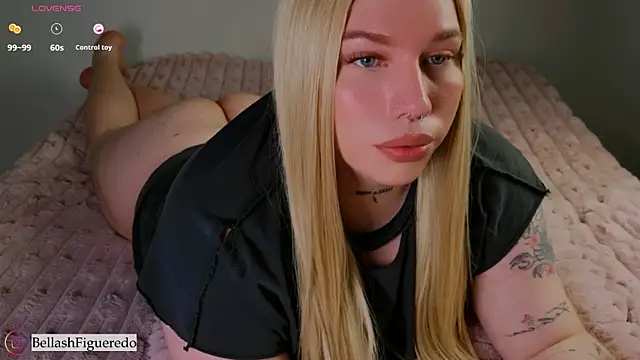 Snapshot of IsabellaFigueredo__ chatting on 02/06/26, 12:37 IsabellaFigueredo online show from 02/06/26, 12:37
