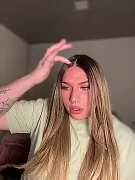 Snapshot of IsabellaFigueredo__ chatting on 03/18/26, 02:47 IsabellaFigueredo online show from 03/18/26, 02:47