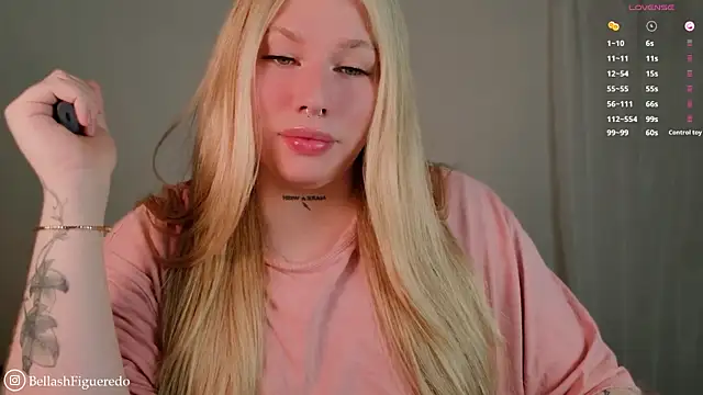 Snapshot of IsabellaFigueredo__ chatting on 03/30/26, 09:49 IsabellaFigueredo online show from 03/30/26, 09:49