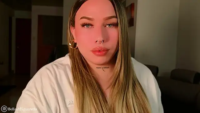 Snapshot of IsabellaFigueredo__ chatting on 04/19/26, 11:20 IsabellaFigueredo online show from 04/19/26, 11:20