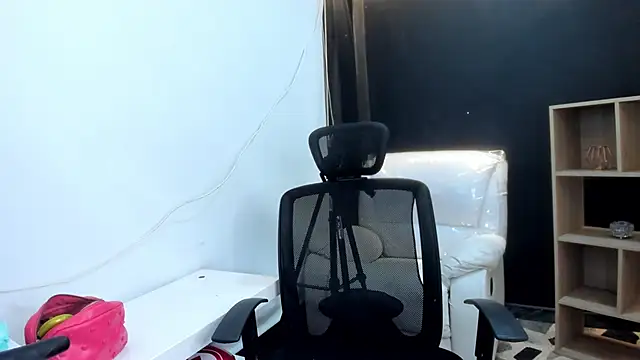 CelesteBrucee online show from 12/19/24, 04:13