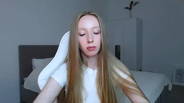 Snapshot of Luna_insniity chatting on 09/17/25, 08:10 Luna insniity online show from 09/17/25, 08:10