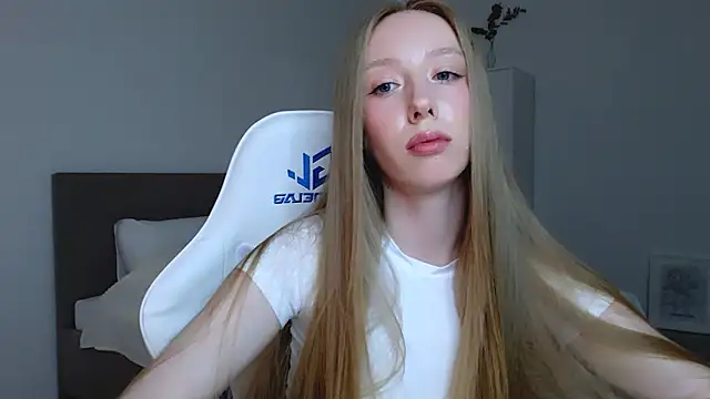 Snapshot of Luna_insniity chatting on 10/02/25, 07:21 Luna insniity online show from 10/02/25, 07:21