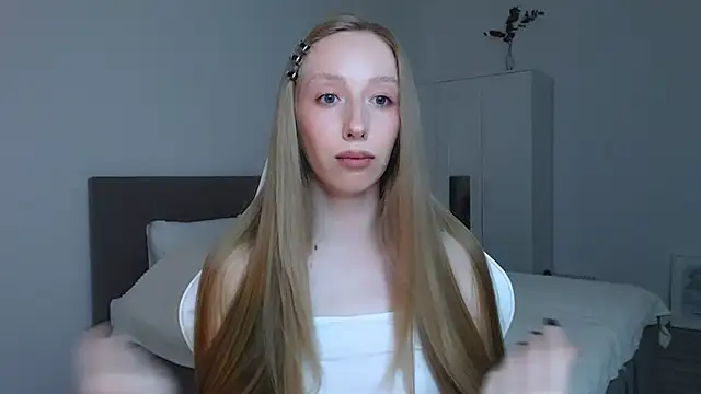 Snapshot of Luna_insniity chatting on 10/03/25, 08:06 Luna insniity online show from 10/03/25, 08:06