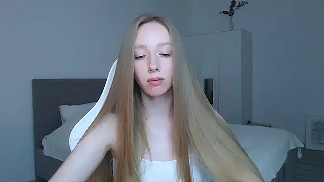 Snapshot of Luna_insniity chatting on 10/07/25, 08:39 Luna insniity online show from 10/07/25, 08:39