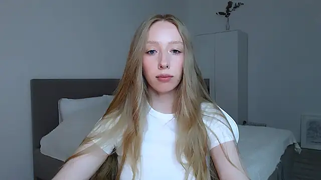 Snapshot of Luna_insniity chatting on 10/11/25, 07:23 Luna insniity online show from 10/11/25, 07:23