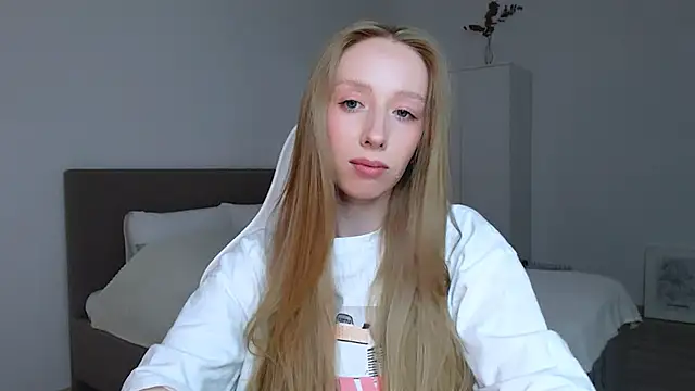 Snapshot of Luna_insniity chatting on 10/12/25, 09:03 Luna insniity online show from 10/12/25, 09:03