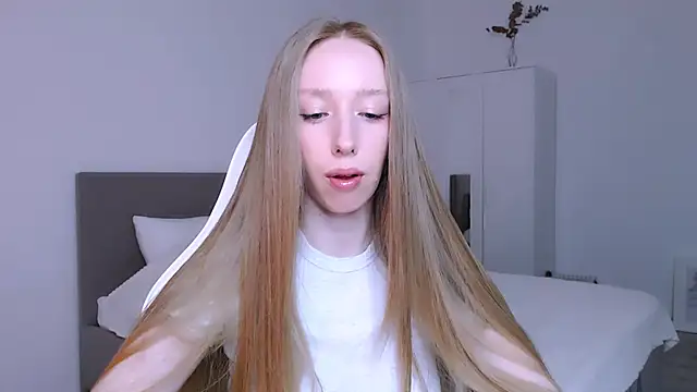 Snapshot of Luna_insniity chatting on 11/11/25, 08:09 Luna insniity online show from 11/11/25, 08:09