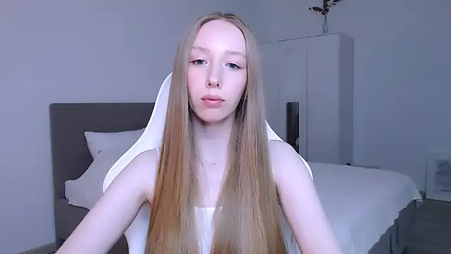 Snapshot of Luna_insniity chatting on 11/20/25, 08:08 Luna insniity online show from 11/20/25, 08:08