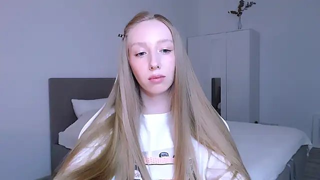 Snapshot of Luna_insniity chatting on 11/23/25, 09:14 Luna insniity online show from 11/23/25, 09:14