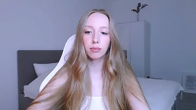 Snapshot of Luna_insniity chatting on 11/29/25, 08:12 Luna insniity online show from 11/29/25, 08:12