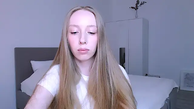 Snapshot of Luna_insniity chatting on 12/01/25, 09:20 Luna insniity online show from 12/01/25, 09:20