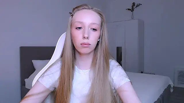 Snapshot of Luna_insniity chatting on 12/14/25, 09:08 Luna insniity online show from 12/14/25, 09:08