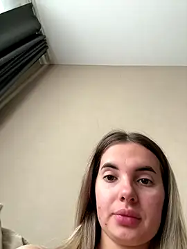 Snapshot of Donna_Evans chatting on 10/04/25, 02:09 Donna Evans online show from 10/04/25, 02:09