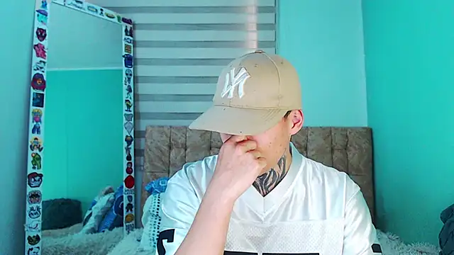  justinmoon2 online show from 12/03/25, 07:12