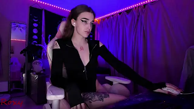 Snapshot of wet_dream_ chatting on 11/28/25, 08:00 wet dream online show from 11/28/25, 08:00