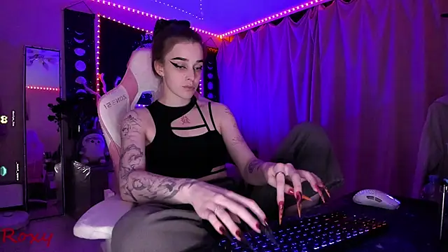 Snapshot of wet_dream_ chatting on 12/02/25, 11:00 wet dream online show from 12/02/25, 11:00