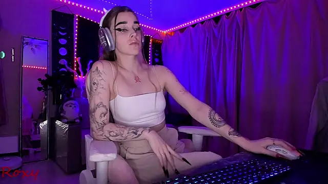 Snapshot of wet_dream_ chatting on 12/03/25, 09:46 wet dream online show from 12/03/25, 09:46