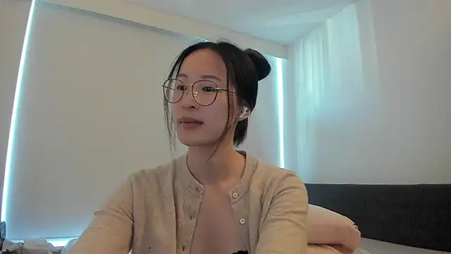Snapshot of secretgirlfriendxo chatting on 06/13/26, 12:08 secretgirlfriendxo online show from 06/13/26, 12:08