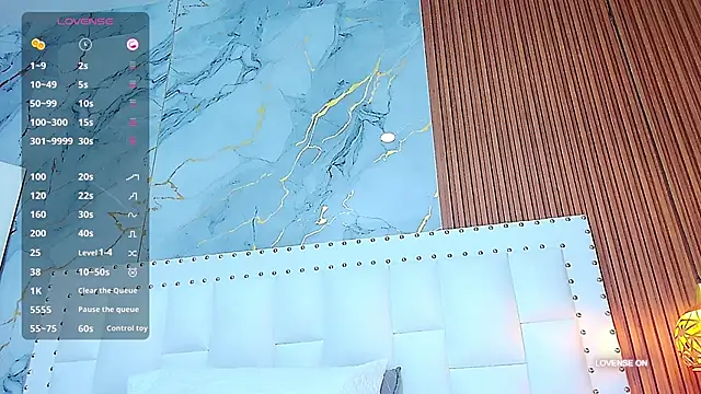 littlee emilyy  online show from 01/29/25, 09:12