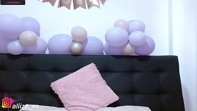 aliicee m online show from 11/07/25, 06:52