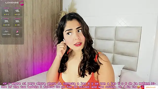 Goddess mia2 online show from 10/20/25, 10:54