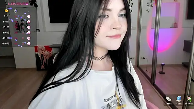 Snapshot of SelenaCute chatting on 12/12/24, 04:59 SelenaCute online show from 12/12/24, 04:59