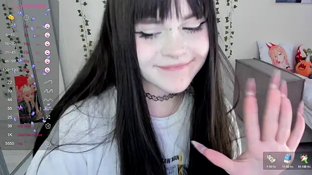 Snapshot of SelenaCute chatting on 02/25/25, 06:36 SelenaCute online show from 02/25/25, 06:36