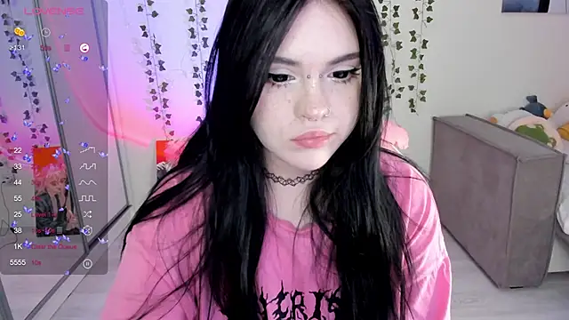 Snapshot of SelenaCute chatting on 02/27/25, 05:13 SelenaCute online show from 02/27/25, 05:13