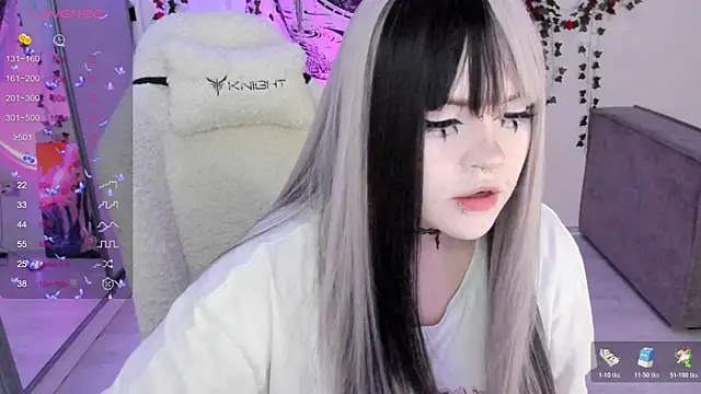 SelenaCute online show from 11/03/25, 12:06