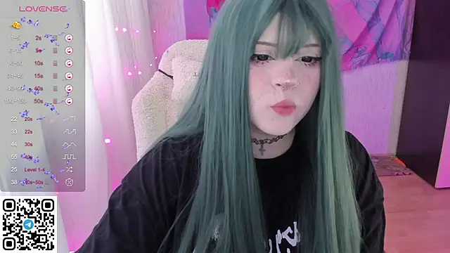 SelenaCute online show from 05/27/26, 06:10