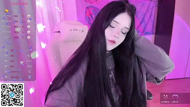 SelenaCute online show from 05/29/26, 04:05
