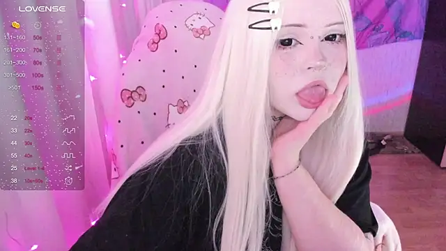 SelenaCute online show from 07/06/26, 04:31