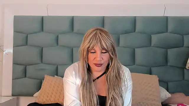 MiaMancini online show from 05/19/26, 09:43