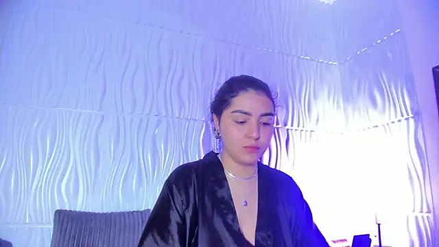 Snapshot of Abby__colins chatting on 12/01/25, 11:32 Abby colins online show from 12/01/25, 11:32