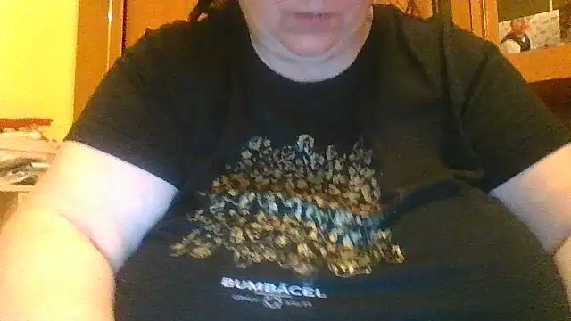 Snapshot of Nataliesbestjuggs chatting on 11/14/25, 11:02 Nataliesbestjuggs online show from 11/14/25, 11:02